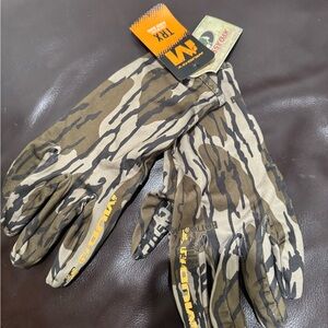 Mossy Oak Camo Pattern Gloves for Men